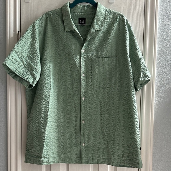 GAP Graphite Green Seersucker Casual Button Short Sleeve Vacay Lightweight Beach - Picture 2 of 8